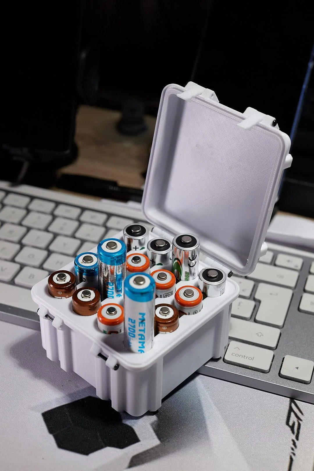 AA BOX 16W